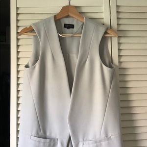 Sleeveless vest